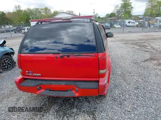 2004 Chevrolet Blazer LS z VIN 1GNDT13X64K127182, wystawiony jako IAAI lot #42188177 z przebiegiem 135 946 mil mil oraz . Historia ofert i sprzedaży dostępna na DreamBid. Obrazek 16.