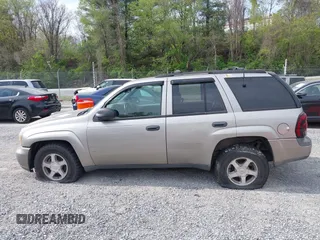 2002 Chevrolet TrailBlazer LTZ with VIN 1GNDT13S522148798, listed as a IAAI auction lot 42066656 with 175,907 mi miles and . Bid and sale history available at DreamBid. Image 14.