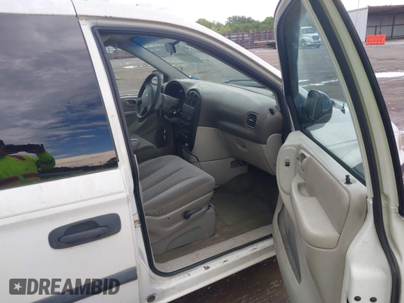 2005 Dodge Caravan SE z VIN 1D4GP24RX5B345758, wystawiony jako IAAI lot #42240960 z przebiegiem 175 156 mil mil oraz . Historia ofert i sprzedaży dostępna na DreamBid. Obrazek 5.