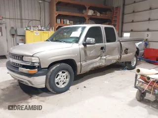 2002 Chevrolet Silverado 1500 LT with VIN 2GCEC19T021256016, listed as a IAAI auction lot 41947461 with 221,880 mi miles. Bid and sale history available at carsss.com. Image 2.