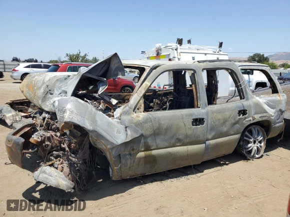 2004 GMC Yukon SLT z VIN 1GKEC13T44R300400, wystawiony jako Copart lot #59169445 z przebiegiem Nie podano mil oraz Nie do naprawy • Non repairable. Historia ofert i sprzedaży dostępna na DreamBid. Obrazek 1.