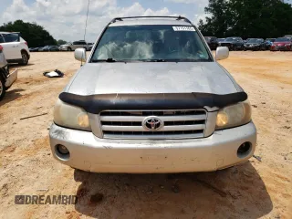 2005 Toyota Highlander with VIN JTEEP21A750111748, listed as a Copart auction lot 57151765 with 324,870 mi miles and Clean Title. Bid and sale history available at DreamBid. Image 5.