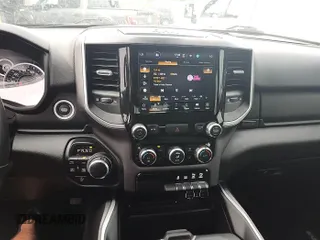 2022 Ram 1500 Big Horn z VIN 1C6RRFFG7NN179014, wystawiony jako IAAI lot #42526383 z przebiegiem 84 273 mil mil oraz . Historia ofert i sprzedaży dostępna na DreamBid. Obrazek 8.