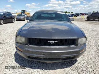 2007 Ford Mustang Deluxe z VIN 1ZVHT84N775320604, wystawiony jako Copart lot #55970295 z przebiegiem 164 642 mil mil oraz Szkoda całkowita • Salvage title. Historia ofert i sprzedaży dostępna na DreamBid. Obrazek 5.