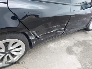 2023 Tesla Model 3 z VIN 5YJ3E1EA4PF433466, wystawiony jako IAAI lot #42249247 z przebiegiem 39 808 mil mil oraz . Historia ofert i sprzedaży dostępna na DreamBid. Obrazek 6.