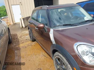 2016 MINI Countryman z VIN WMWZB3C50GWR47537, wystawiony jako IAAI lot #42242795 z przebiegiem 46 960 mil mil oraz . Historia ofert i sprzedaży dostępna na DreamBid. Obrazek 6.