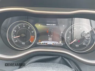 2014 Jeep Cherokee Limited with VIN 1C4PJMDS1EW277677, listed as a IAAI auction lot 41804993 with 55,010 mi miles and . Bid and sale history available at DreamBid. Image 7.