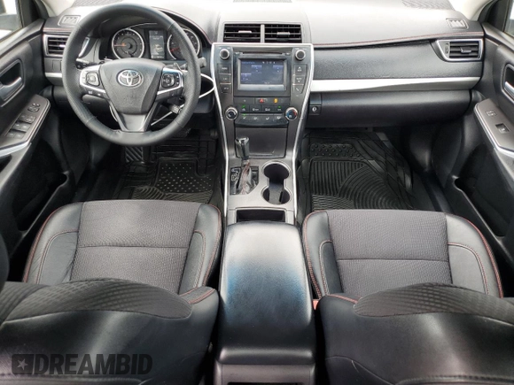 2017 Toyota Camry XLE z VIN 4T1BF1FK0HU685994, wystawiony jako Copart lot #61441595 z przebiegiem 104 703 mil mil oraz Czysty tytuł • Clean title. Historia ofert i sprzedaży dostępna na DreamBid. Obrazek 8.