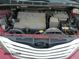 2013 Toyota Sienna XLE с VIN 5TDDK3DC1DS068215, выставлен на аукционе IAAI как лот 41610737 с пробегом 168 186 миль миль и . История ставок и продаж доступна на DreamBid. Изображение 19.