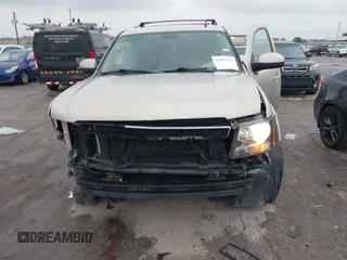 2010 Chevrolet Suburban LT z VIN 1GNUKJE32AR274468, wystawiony jako IAAI lot #42097027 z przebiegiem 257 180 mil mil oraz . Historia ofert i sprzedaży dostępna na DreamBid. Obrazek 6.
