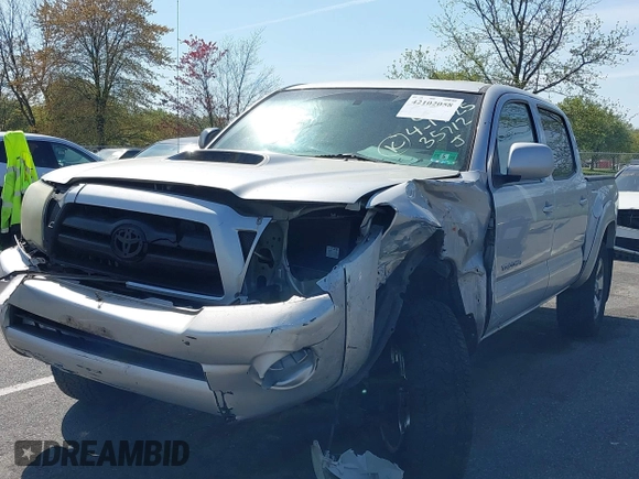 2006 Toyota Tacoma PreRunner z VIN 5TEJU62N66Z235712, wystawiony jako IAAI lot #42102058 z przebiegiem 264 012 mil mil oraz . Historia ofert i sprzedaży dostępna na DreamBid. Obrazek 17.