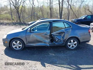 2008 Volkswagen Jetta SE с VIN 3VWRZ71K08M066480, выставлен на аукционе IAAI как лот 42129061 с пробегом 171 767 миль миль и . История ставок и продаж доступна на DreamBid. Изображение 14.