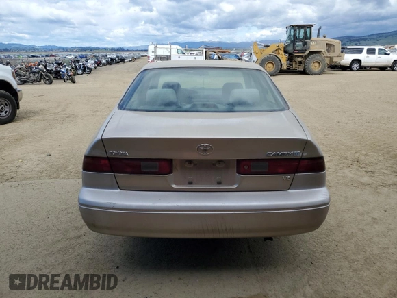 1998 Toyota Camry LE z VIN JT2BF22K8W0133091, wystawiony jako Copart lot #47691625 z przebiegiem 214 743 mil mil oraz Szkoda całkowita • Salvage title. Historia ofert i sprzedaży dostępna na DreamBid. Obrazek 6.