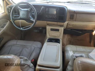 2000 Chevrolet Suburban LT with VIN 3GNEC16T0YG132453, listed as a Copart auction lot 75047174 with 0 mi miles and Salvage Title. Bid and sale history available at carsss.com. Image 8.