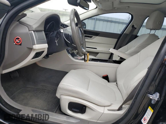 2016 Jaguar XF 35t Premium with VIN SAJBD4BV9GCY10752, listed as a Copart auction lot 44210255 with 103,745 mi miles and Salvage Title. Bid and sale history available at carsss.com. Image 7.