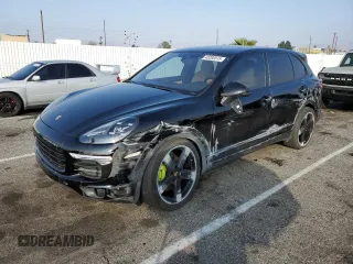 2016 Porsche Cayenne S E-Hybrid z VIN WP1AE2A27GLA61709, wystawiony jako Copart lot #43280515 z przebiegiem Nie podano mil oraz Szkoda całkowita • Salvage title. Historia ofert i sprzedaży dostępna na DreamBid. Obrazek 1.