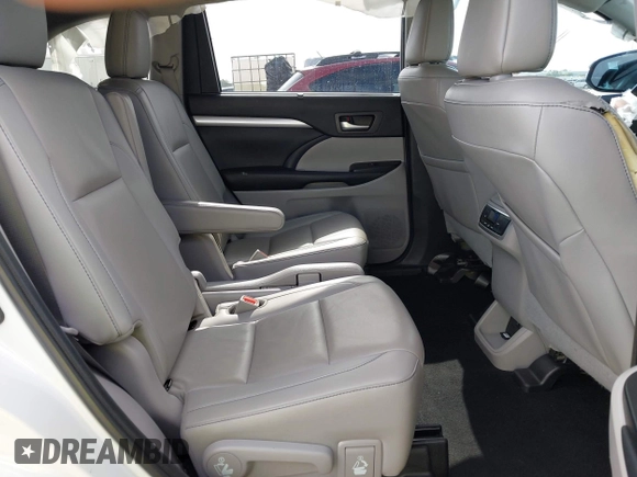 2019 Toyota Highlander SE with VIN 5TDKZRFH0KS557636, listed as a IAAI auction lot 42601100 with 107,922 mi miles and . Bid and sale history available at DreamBid. Image 8.