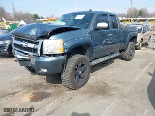 2008 Chevrolet Silverado 1500 Work Truck with VIN 1GCEK19078Z153538, listed as a IAAI auction lot 41811804 with 158,022 mi miles. Bid and sale history available at carsss.com. Image 2.