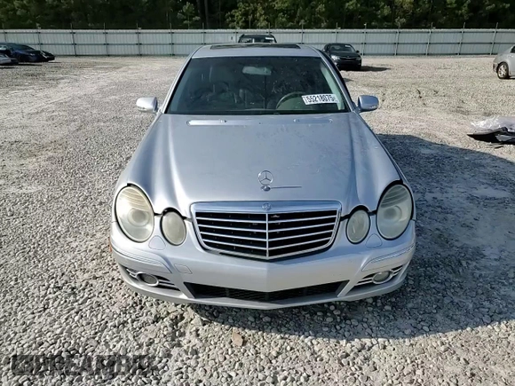 2007 Mercedes-Benz E 550 z VIN WDBUF72X17B045139, wystawiony jako Copart lot #55218075 z przebiegiem 148 304 mil mil oraz Szkoda całkowita • Salvage title. Historia ofert i sprzedaży dostępna na DreamBid. Obrazek 13.