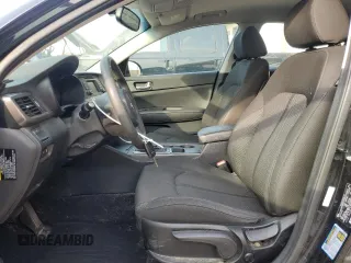 2017 Kia Optima LX z VIN 5XXGT4L33HG138726, wystawiony jako Copart lot #54831125 z przebiegiem 97 253 mil mil oraz Szkoda całkowita • Salvage title. Historia ofert i sprzedaży dostępna na DreamBid. Obrazek 7.