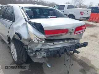 2012 Lincoln MKZ Hybrid with VIN 3LNDL2L3XCR837171, listed as a IAAI auction lot 41771045 with 82,657 mi miles and . Bid and sale history available at DreamBid. Image 6.