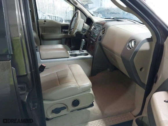 2008 Ford F-150 XLT with VIN 1FTPW12V28FB89948, listed as a IAAI auction lot 40197659 with 238,596 mi miles. Bid and sale history available at carsss.com. Image 5.