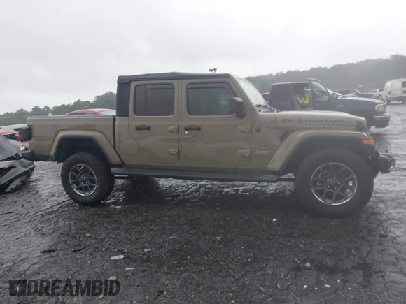 2020 Jeep Gladiator Overland z VIN 1C6HJTFG0LL160699, wystawiony jako IAAI lot #42326325 z przebiegiem 65 639 mil mil oraz . Historia ofert i sprzedaży dostępna na DreamBid. Obrazek 13.