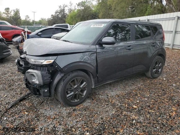 2021 Kia Soul EX with VIN KNDJ33AU9M7742148, listed as a Copart auction lot 48252695 with 34,885 mi miles and Salvage Title. Bid and sale history available at carsss.com. Image 1.