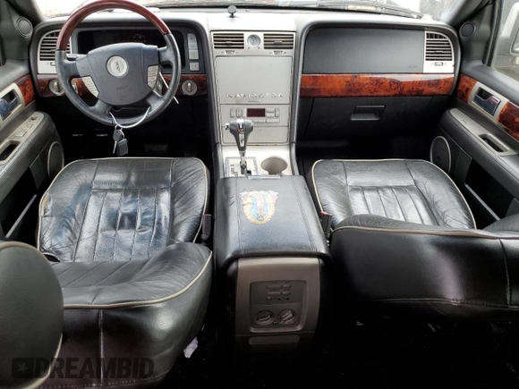 2006 Lincoln Navigator Luxury with VIN 5LMFU28596LJ14279, listed as a Copart auction lot 75733104 with 171,803 mi miles and Non Repairable. Bid and sale history available at carsss.com. Image 8.