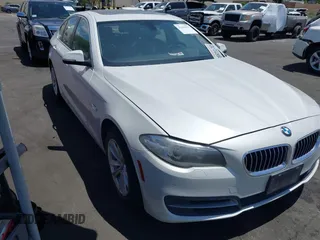 2014 BMW 5 Series 528i z VIN WBA5A5C58ED501786, wystawiony jako IAAI lot #42249615 z przebiegiem 93 549 mil mil oraz . Historia ofert i sprzedaży dostępna na DreamBid. Obrazek 1.