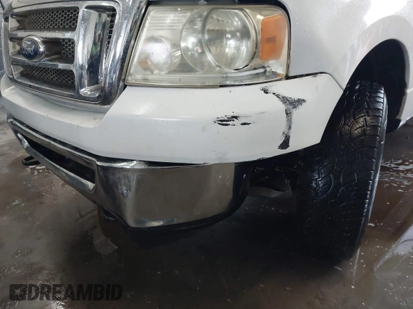 2006 Ford F-150 XL with VIN 1FTRF14W26NB27404, listed as a IAAI auction lot 41711729 with 178,675 mi miles. Bid and sale history available at carsss.com. Image 6.