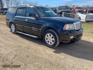 2005 Lincoln Navigator Luxury with VIN 5LMFU285X5LJ11745, listed as a Copart auction lot 46861985 with 185,274 mi miles and Clean Title. Bid and sale history available at carsss.com. Image 1.