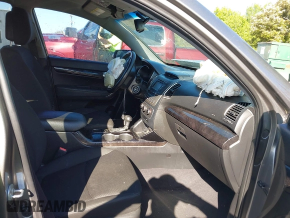 2014 Kia Sorento LX with VIN 5XYKTCA63EG506217, listed as a IAAI auction lot 42050413 with 126,806 mi miles and . Bid and sale history available at carsss.com. Image 5.