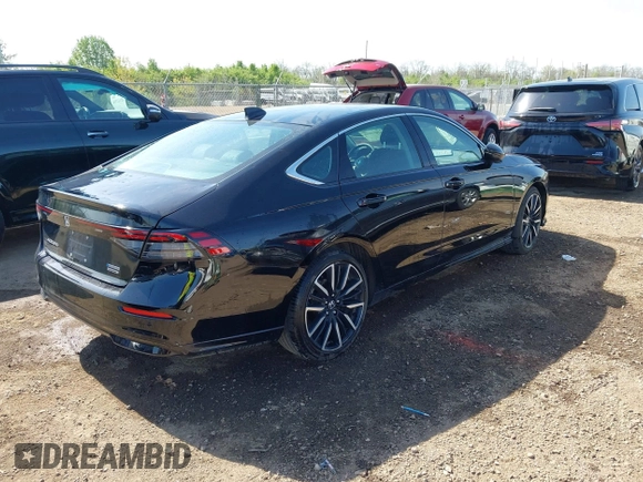 2023 Honda Accord Touring with VIN 1HGCY2F88PA040055, listed as a IAAI auction lot 42092946 with 32,930 mi miles and . Bid and sale history available at DreamBid. Image 4.