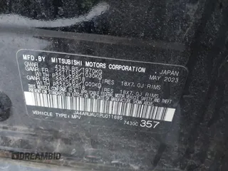 2023 Mitsubishi Outlander ES z VIN JA4ARUAU1PU011685, wystawiony jako IAAI lot #41575031 z przebiegiem 57 068 mil mil oraz . Historia ofert i sprzedaży dostępna na DreamBid. Obrazek 9.