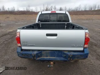 2006 Toyota Tacoma with VIN 5TEUU42N26Z153137, listed as a IAAI auction lot 41802170 with 206,156 mi miles. Bid and sale history available at carsss.com. Image 16.
