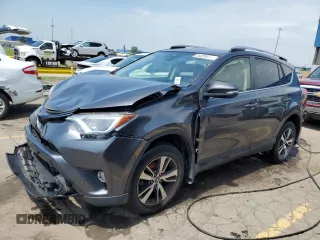2018 Toyota RAV4 XLE z VIN JTMWFREV7JD114931, wystawiony jako Copart lot #62340955 z przebiegiem 132 923 mil mil oraz Czysty tytuł • Clean title. Historia ofert i sprzedaży dostępna na DreamBid. Obrazek 1.
