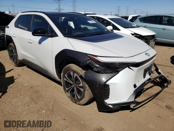 2023 Toyota bZ4X XLE z VIN JTMABACA4PA012665, wystawiony jako Copart lot #47674964 z przebiegiem 21 844 mil mil oraz Szkoda całkowita • Salvage title. Historia ofert i sprzedaży dostępna na DreamBid. Obrazek 4.