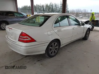 2007 Mercedes-Benz C 280 Luxury с VIN WDBRF54H97F880897, выставлен на аукционе IAAI как лот 41828391 с пробегом 177 644 миль миль и . История ставок и продаж доступна на DreamBid. Изображение 4.