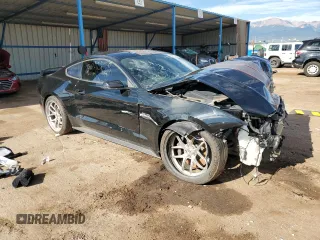 2019 Ford Mustang GT z VIN 1FA6P8CF2K5189704, wystawiony jako Copart lot #68837284 z przebiegiem Nie podano mil oraz Szkody całkowita. Historia ofert i sprzedaży dostępna na DreamBid. Obrazek 4.