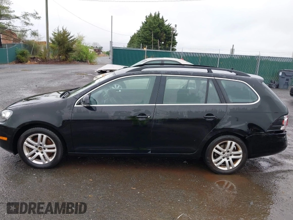 2014 Volkswagen Jetta SportWagen TDI with VIN 3VWML7AJ4EM611160, listed as a IAAI auction lot 41908412 with 149,267 mi miles. Bid and sale history available at carsss.com. Image 14.