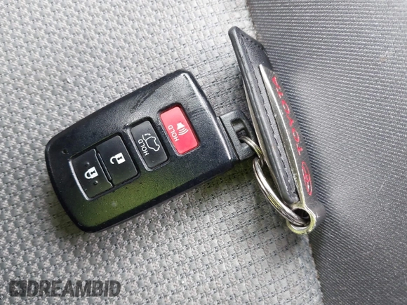 2018 Toyota RAV4 XLE z VIN JTMWFREV3JJ184752, wystawiony jako IAAI lot #42356452 z przebiegiem 79 532 mil mil oraz . Historia ofert i sprzedaży dostępna na DreamBid. Obrazek 11.