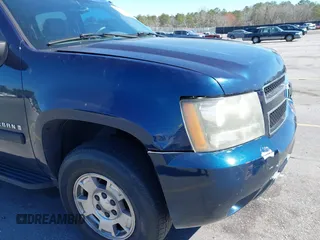 2008 Chevrolet Suburban LTZ with VIN 1GNFK163X8R111651, listed as a IAAI auction lot 41673888 with 239,876 mi miles. Bid and sale history available at carsss.com. Image 13.