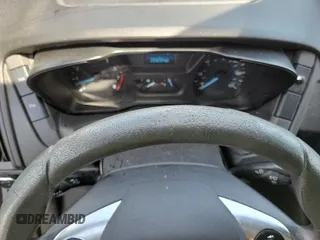 2019 Ford Transit z VIN 1FTYE1YM4KKB70936, wystawiony jako IAAI lot #42525385 z przebiegiem 233 237 mil mil oraz . Historia ofert i sprzedaży dostępna na DreamBid. Obrazek 24.