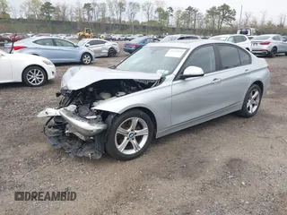 2015 BMW 3 Series 320i xDrive с VIN WBA3C3G55FNS73435, выставлен на аукционе IAAI как лот 42133912 с пробегом 111 663 миль миль и . История ставок и продаж доступна на DreamBid. Изображение 17.