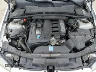 2009 BMW 3 Series 328i z VIN WBAPH57559NM34255, wystawiony jako Copart lot #52873105 z przebiegiem 94 854 mil mil oraz Szkoda całkowita • Salvage title. Historia ofert i sprzedaży dostępna na DreamBid. Obrazek 11.