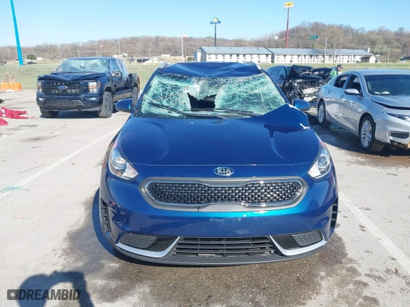 2019 Kia Niro LX with VIN KNDCB3LC3K5256718, listed as a IAAI auction lot 41877386 with 70,373 mi miles. Bid and sale history available at carsss.com. Image 12.