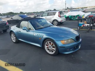 1999 BMW Z3 2.5 z VIN 4USCH9339XLG00523, wystawiony jako IAAI lot #42471650 z przebiegiem 180 985 mil mil oraz . Historia ofert i sprzedaży dostępna na DreamBid. Obrazek 1.