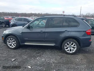 2011 BMW X5 35i with VIN 5UXZV4C59BL415034, listed as a IAAI auction lot 40969149 with 108,468 mi miles. Bid and sale history available at carsss.com. Image 14.