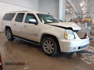 2013 GMC Yukon XL Denali with VIN 1GKS2MEF7DR146201, listed as a IAAI auction lot 41565080 with 165,377 mi miles. Bid and sale history available at carsss.com. Image 1.